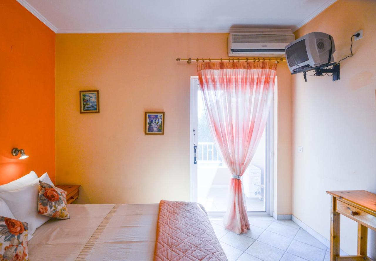 Aparthotel Myrto 3*