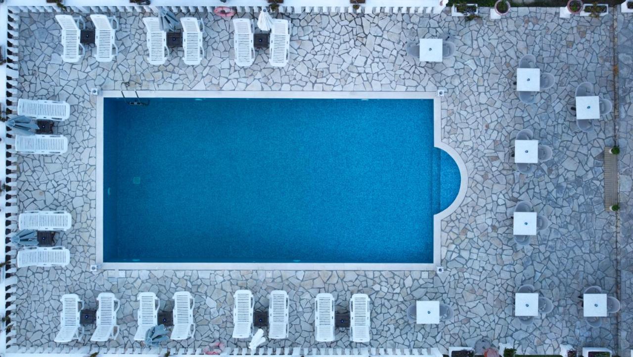 Aparthotel Myrto