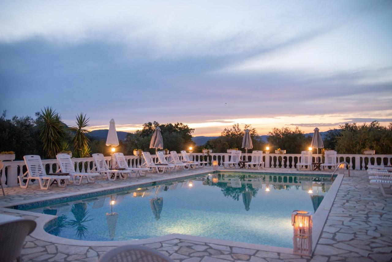Aparthotel Myrto